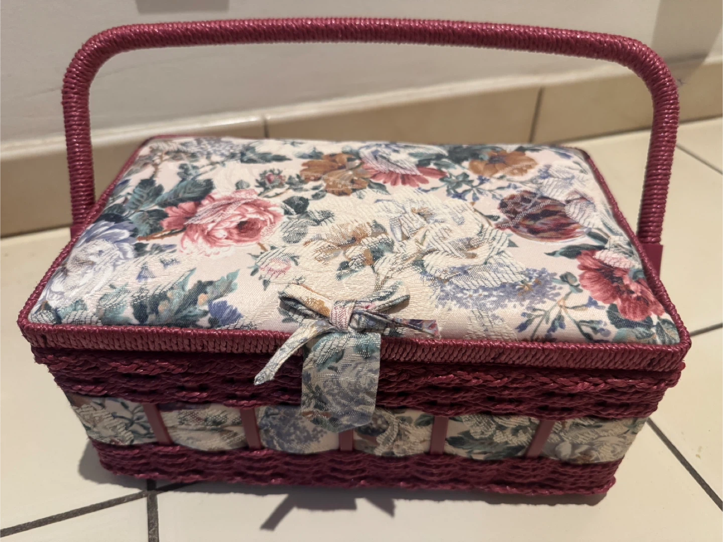 Vintage Floral Sewing Box with Handle - photo 2