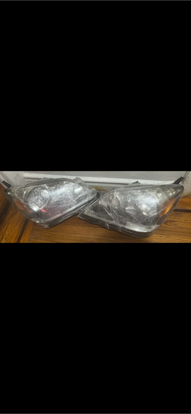 Pair of Clear Headlights