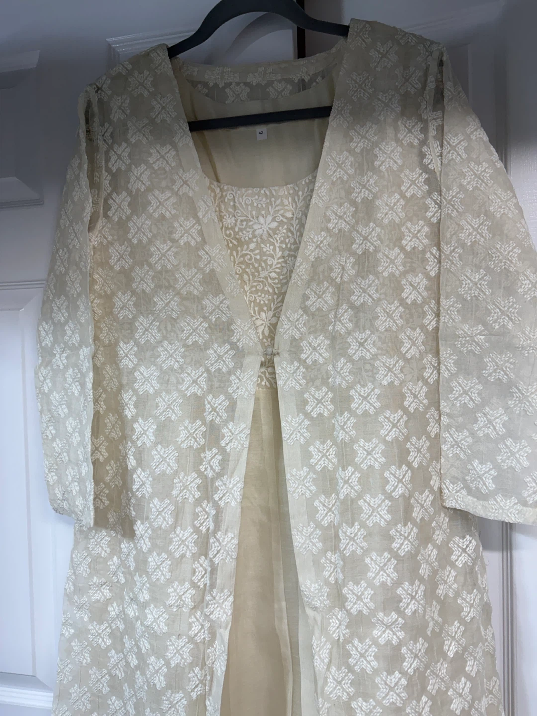 Cream Embroidered 3-Piece Outfit NEW - photo 3