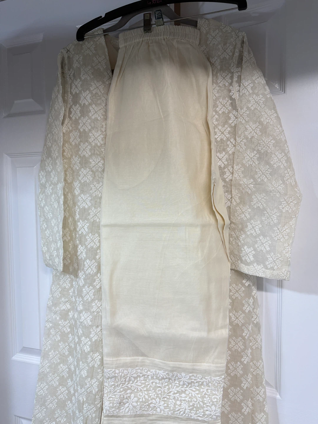 Cream Embroidered 3-Piece Outfit NEW - photo 4