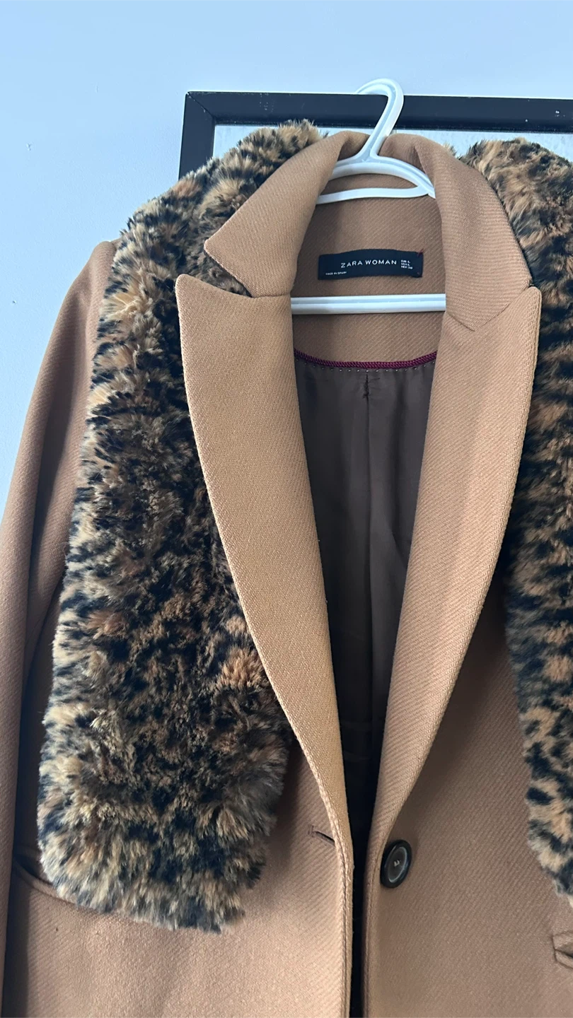 Zara Woman Coat - Tan, Size L with Faux Fur Collar - photo 2