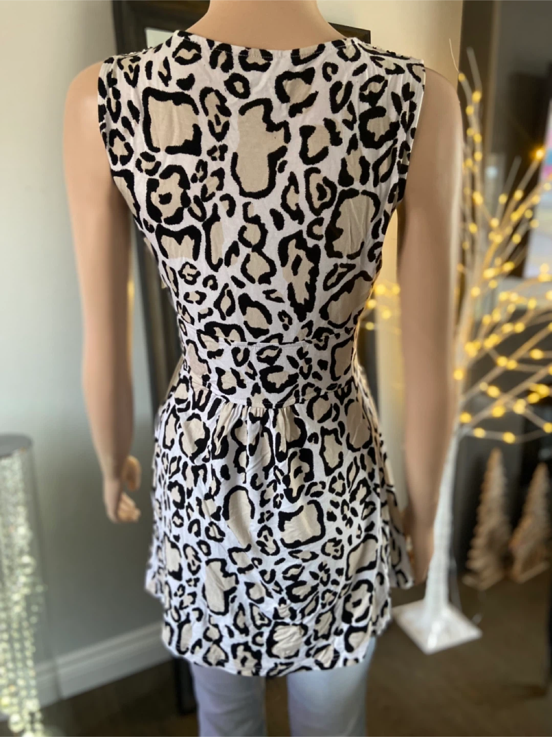 NWT: Liz Lange Women's Sleeveless Leopard Print Top S - photo 4