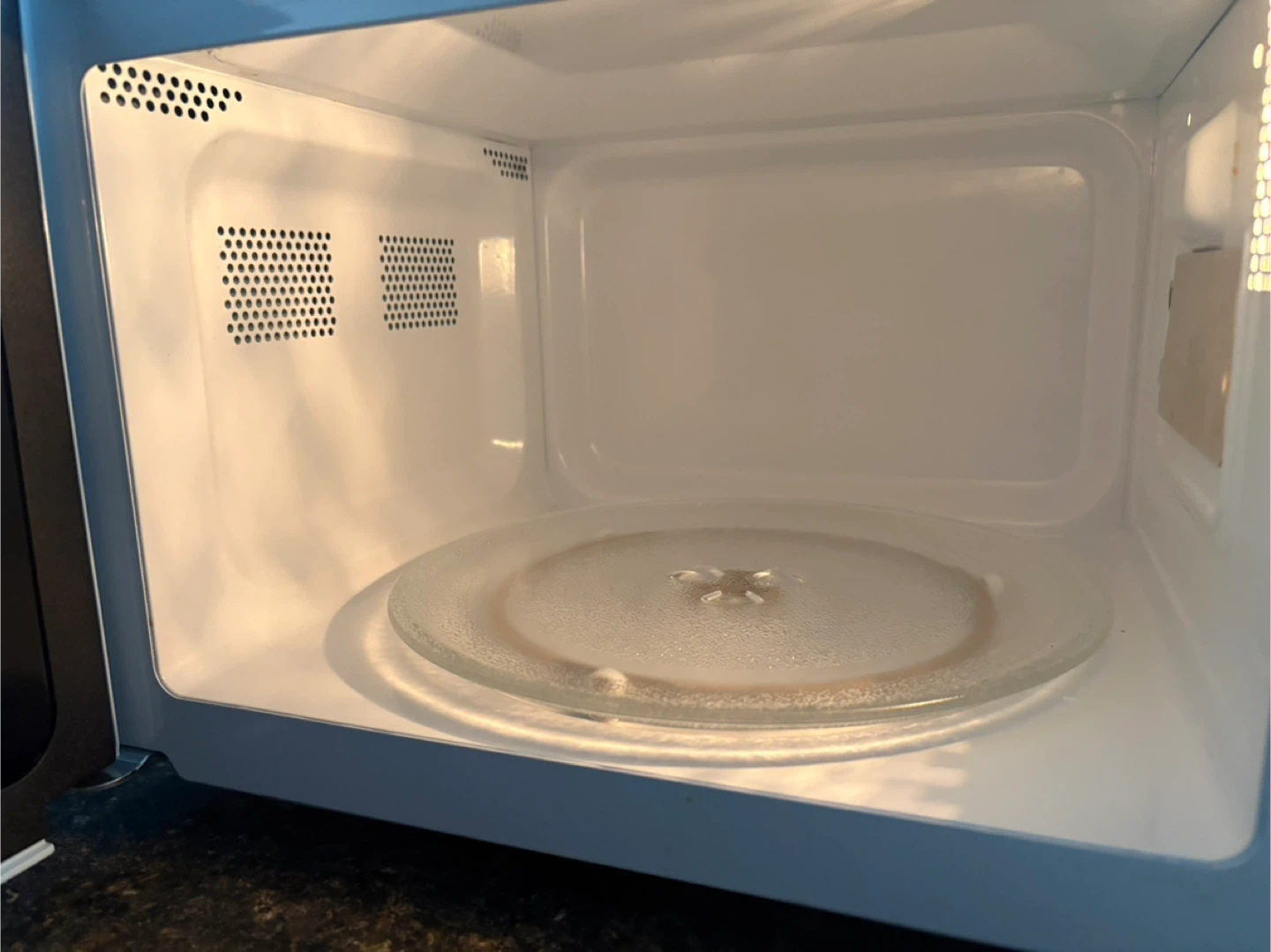 Emerson MWR7020BL Retro Compact Countertop Microwave Oven - photo 2