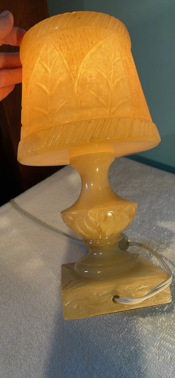 Vintage Alabaster Carved Leaf Design Table Lamp - photo 4