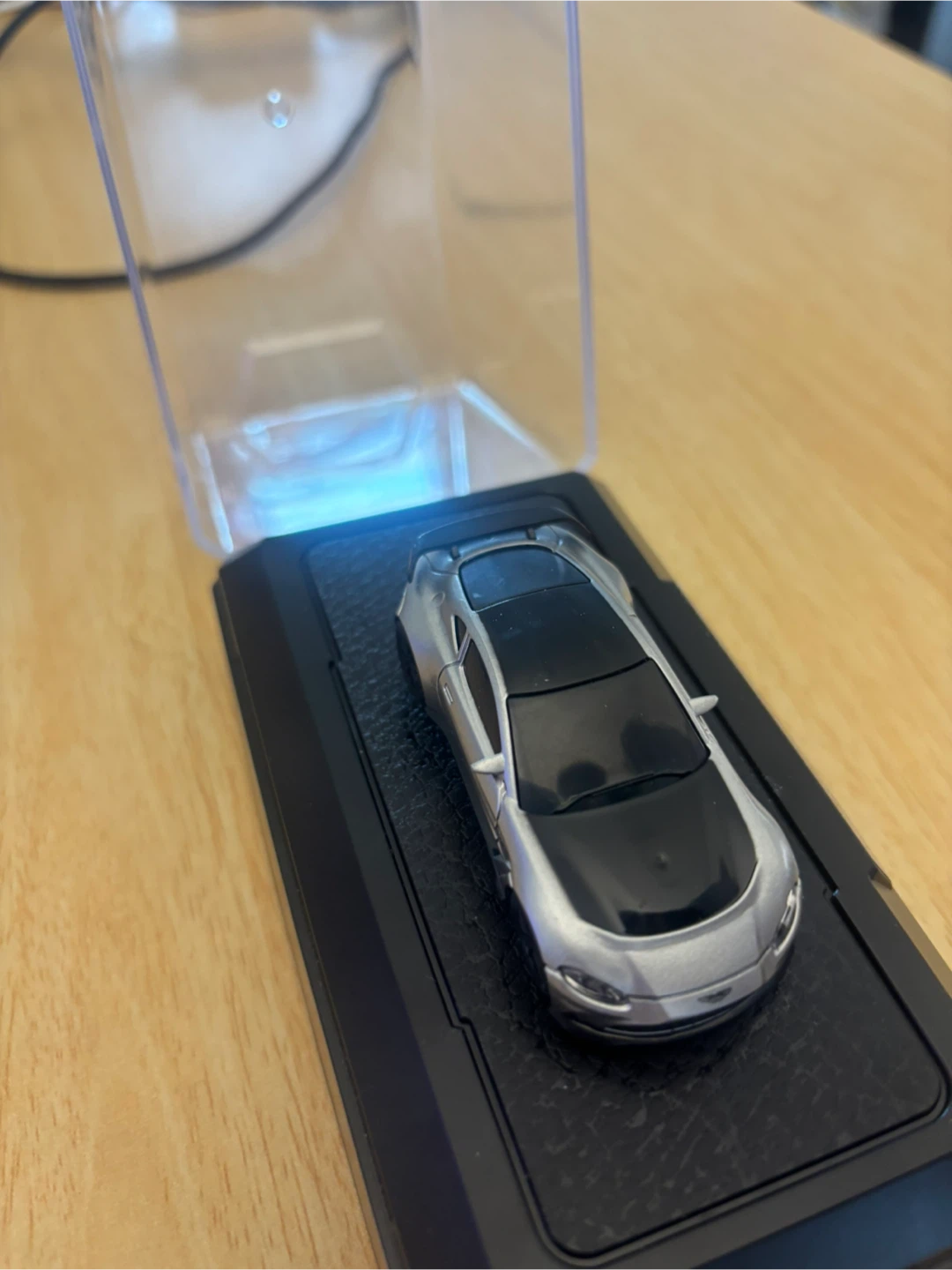 Aston Martin 2022 V12 Vantage Diecast Model - photo 4