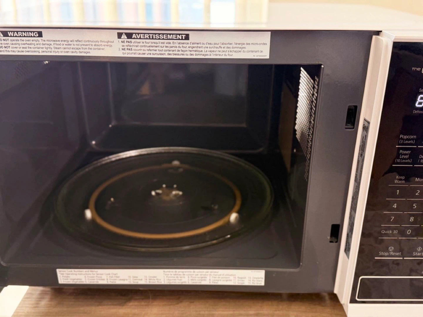 Panasonic 1200W Genius Inverter Microwave - $40 - photo 2