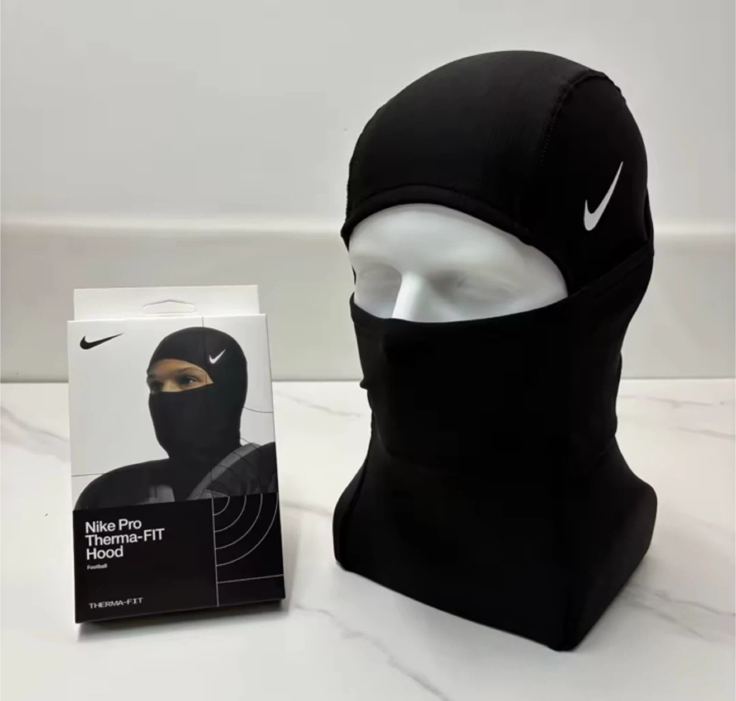 Nike Pro Therma-FIT Hood