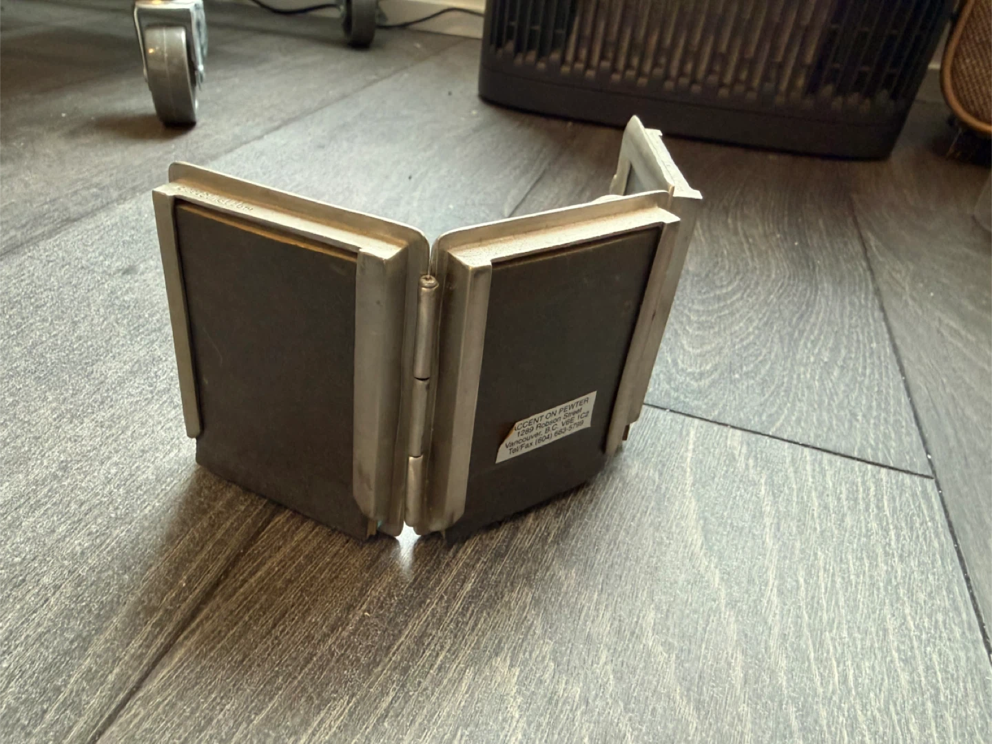 Seagull Pewter Tri-Fold Photo Frame with Cats - photo 3