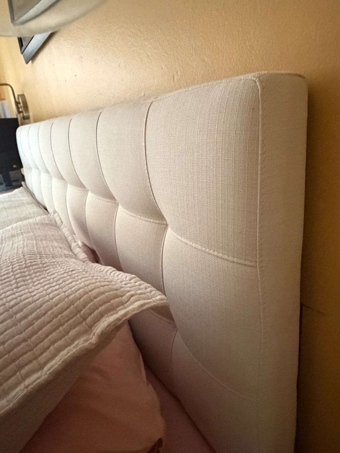 Tufted Upholstered Headboard - Off-White Fabric - photo 3