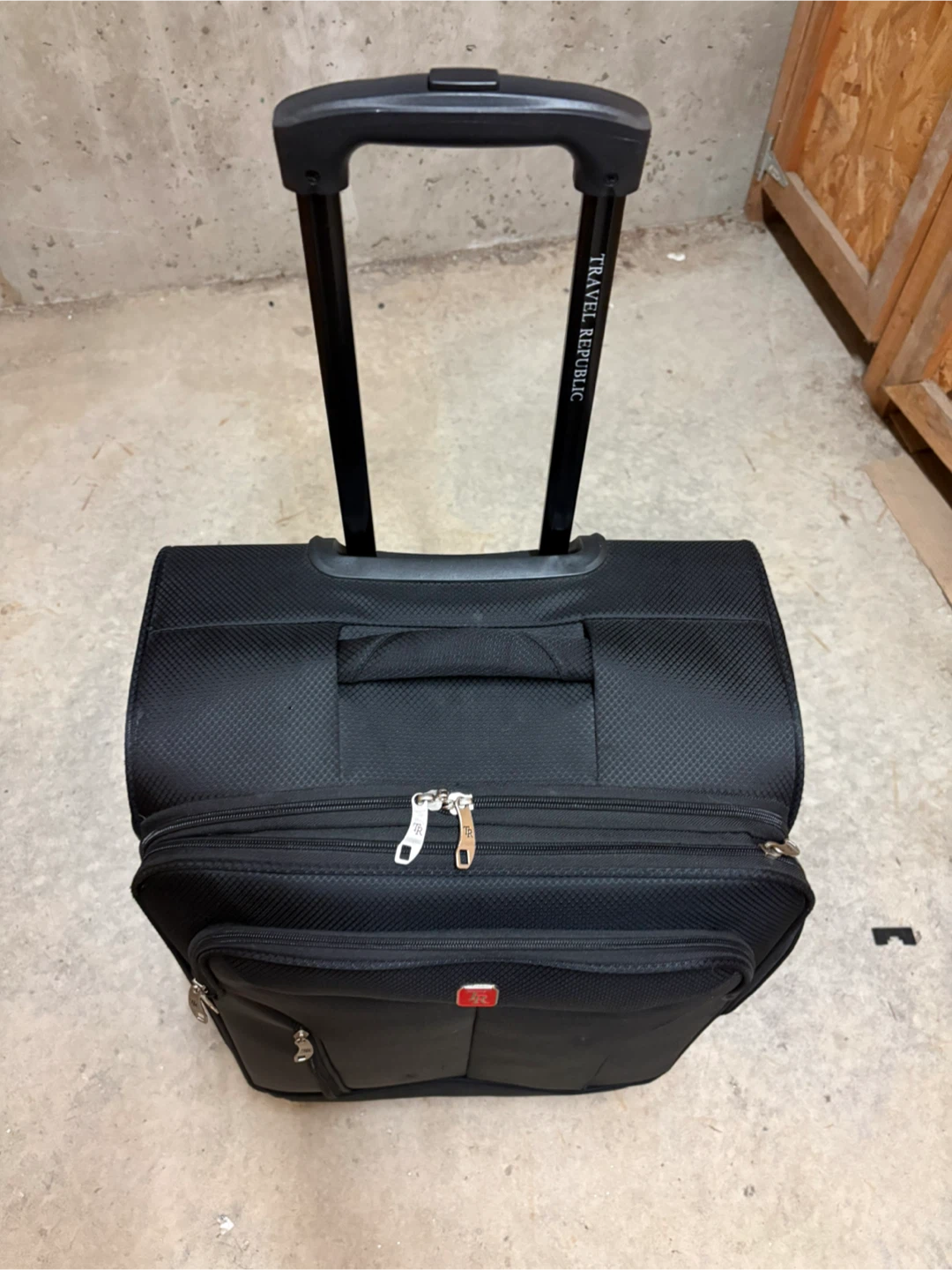 Travel Republic Black Rolling Suitcase - photo 2