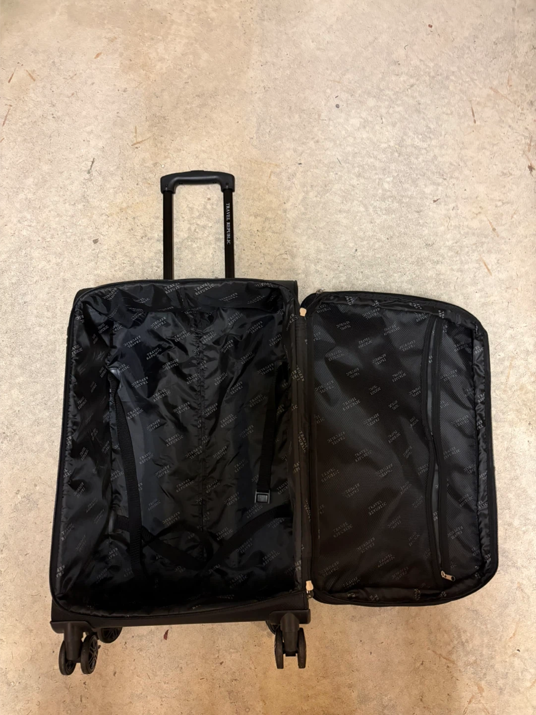 Travel Republic Black Rolling Suitcase - photo 3