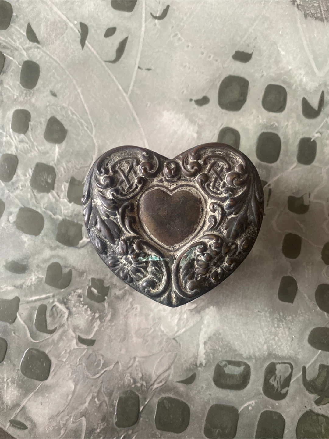 Vintage Heart Shaped Trinket Box - photo 3