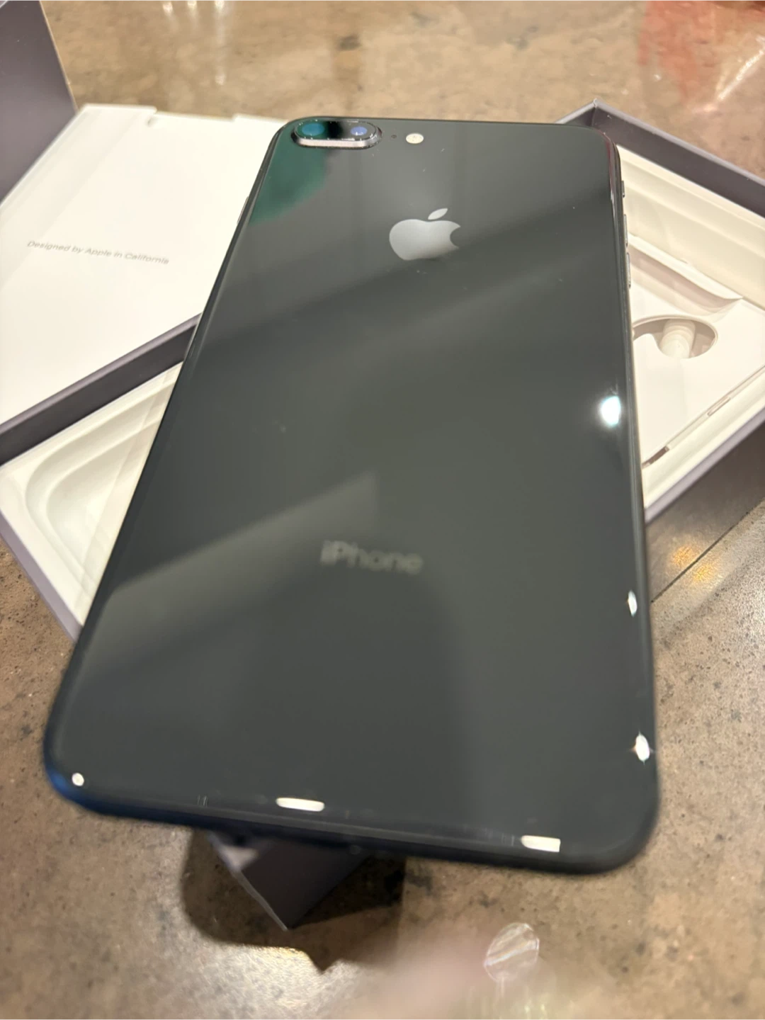 Apple iPhone 8 Plus - Black - photo 3
