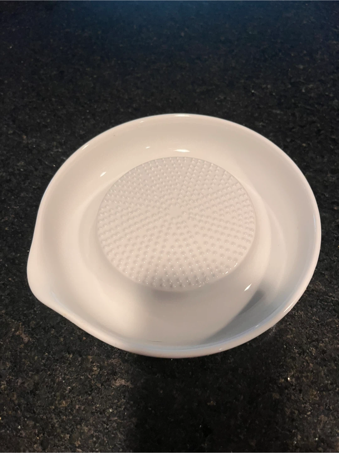 White Ceramic Garlic Grater Dish - photo 2