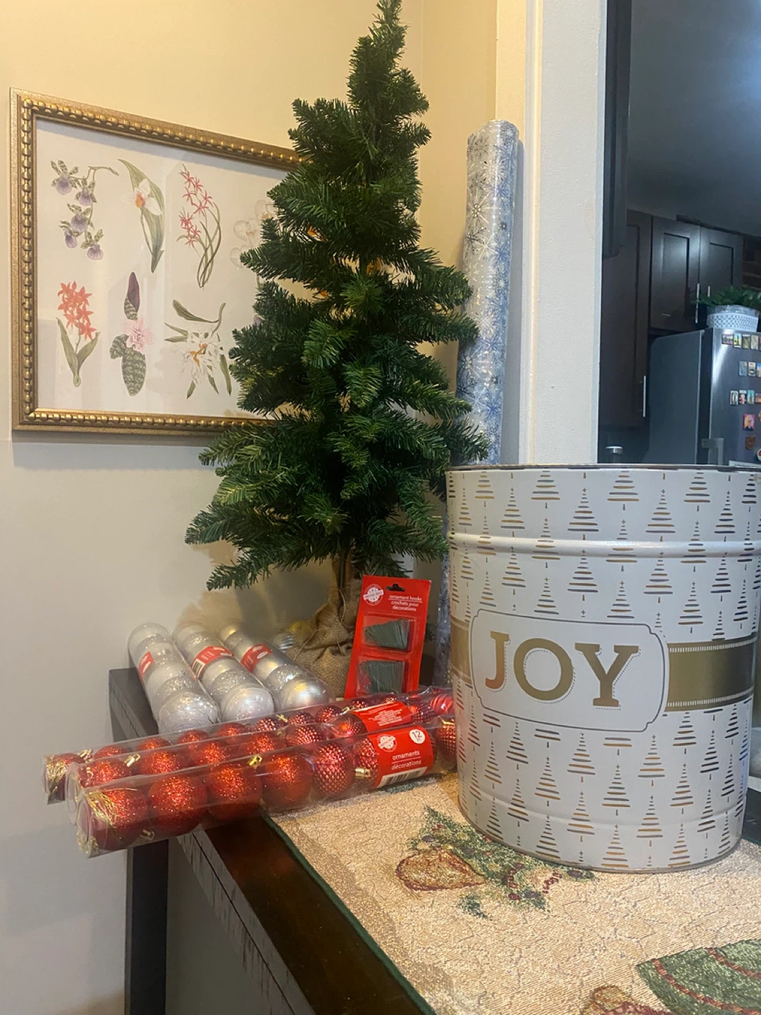 Christmas Tree Ornaments and Hooks Set