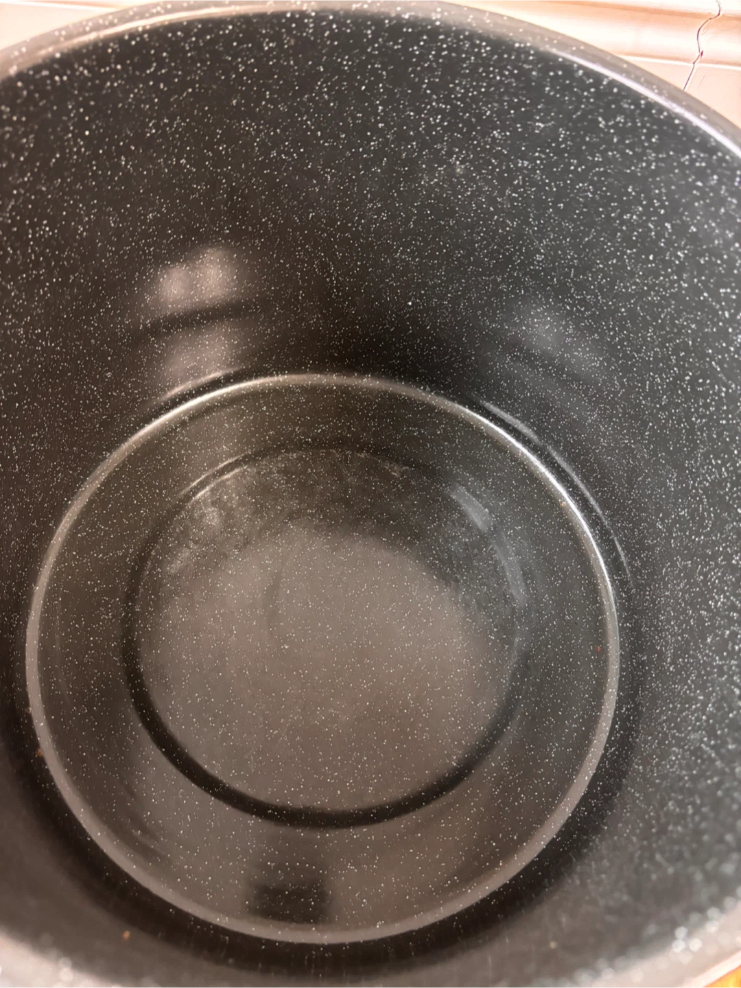 Large Black Speckled Stock Pot with Lid - photo 3