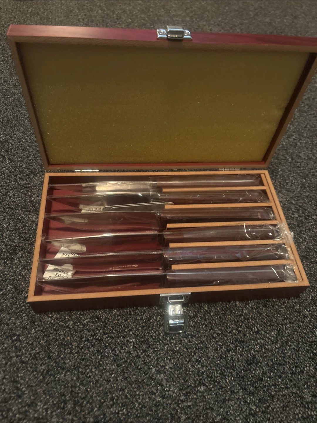 Set of 6 Serrated Steak Knives with Wooden Case