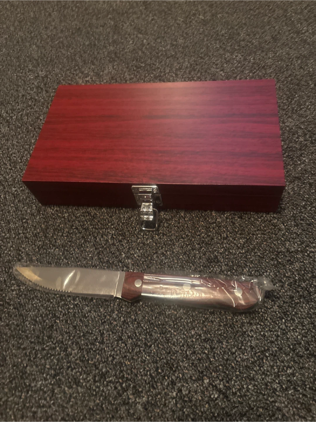 Set of 6 Serrated Steak Knives with Wooden Case - photo 4