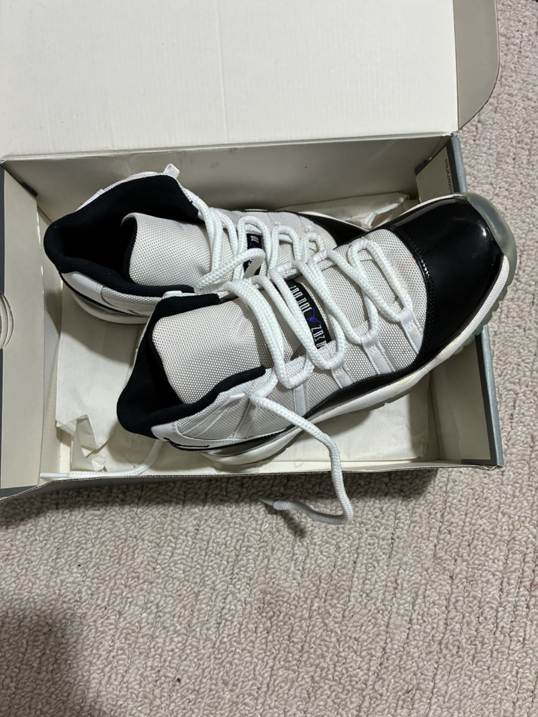 Air Jordan 11 Retro Low "Concord"