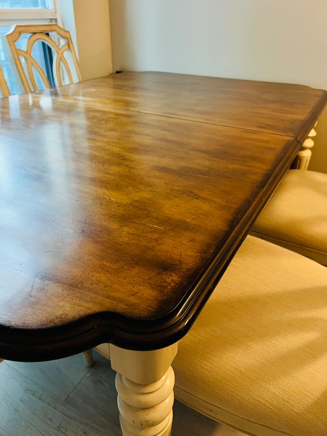 Elegant Two-Tone Extendable Dining Set - Table & 6 Chairs - photo 4