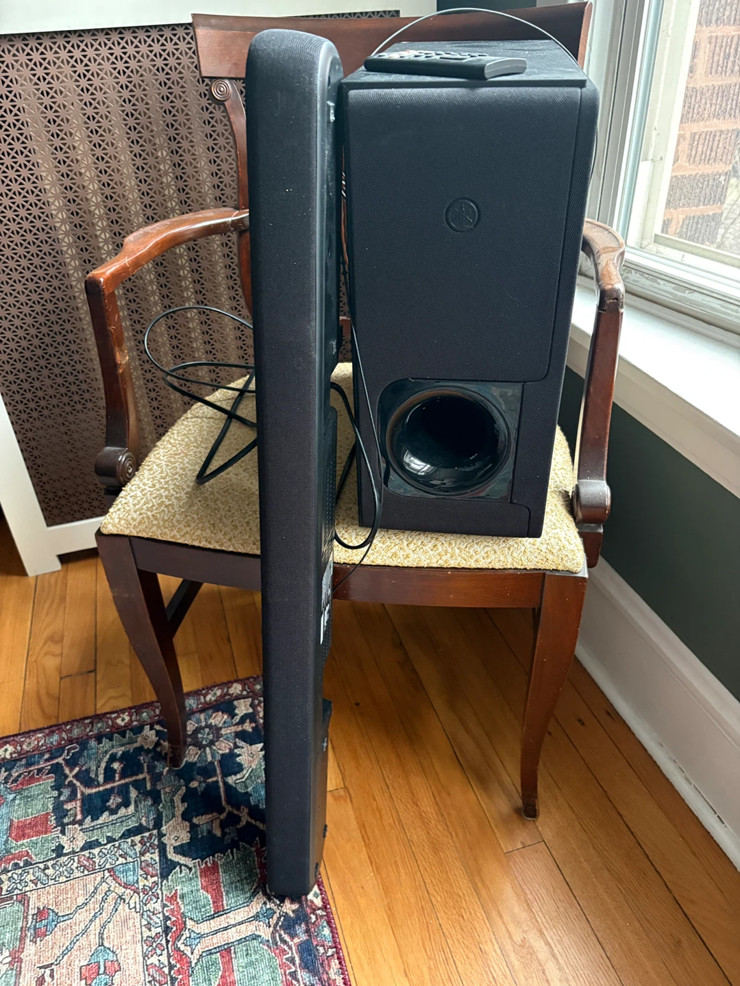 Yamaha Soundbar and Subwoofer