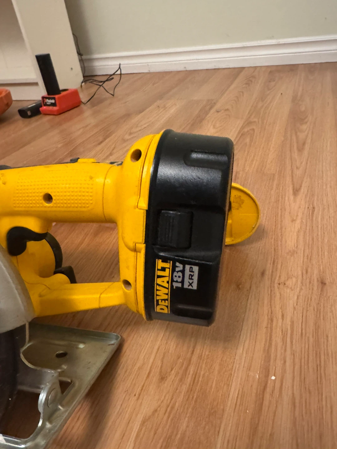 DEWALT 18V Cordless Circular Saw, Reciprocating Saw, charger - photo 3