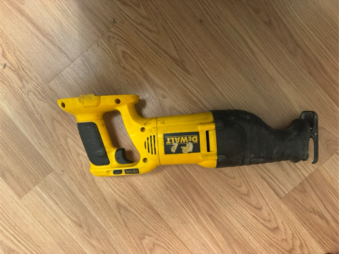 DEWALT 18V Cordless Circular Saw, Reciprocating Saw, charger - photo 4