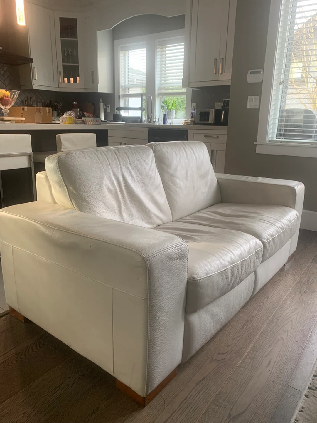 Natuzzi White Leather Sofa - photo 4