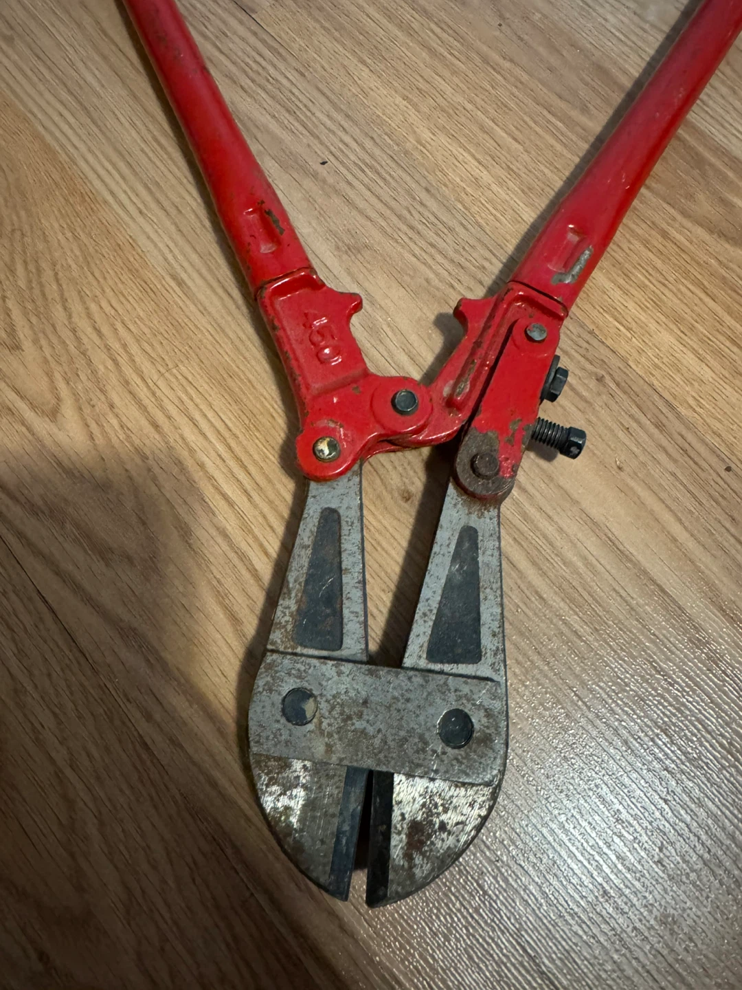 Red Bolt Cutters - photo 2