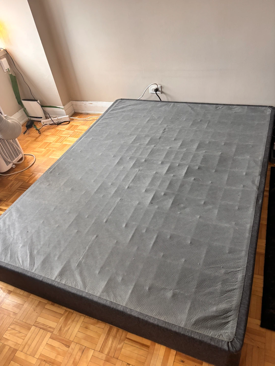 Queen size boxspring - photo 2