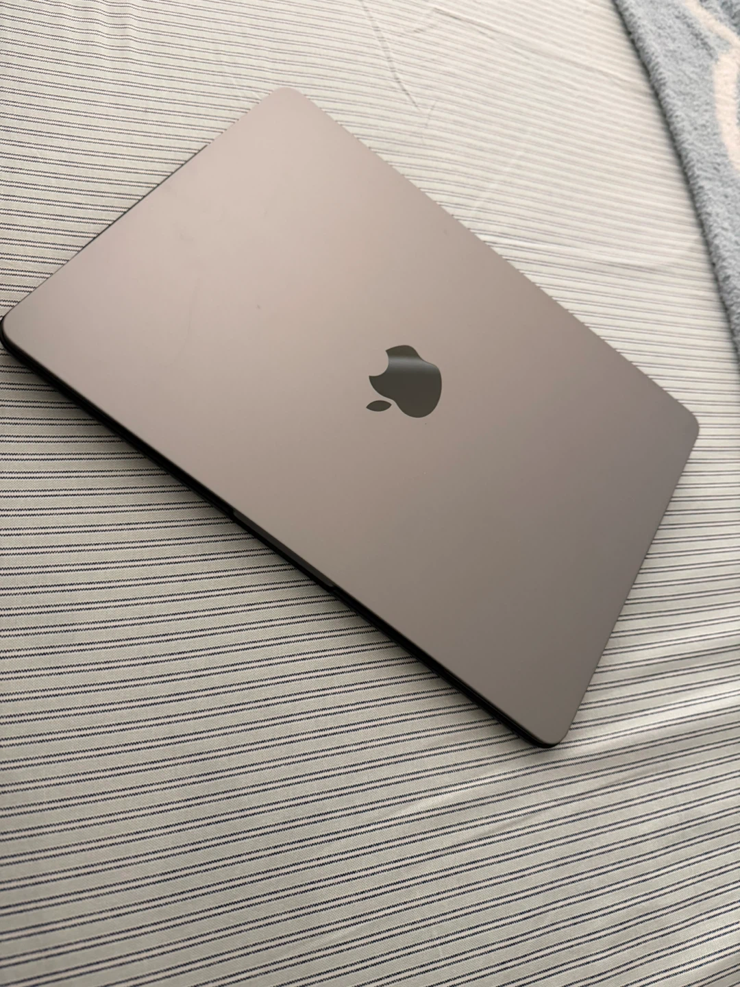 Apple MacBook Air M2 13-inch Space Grey