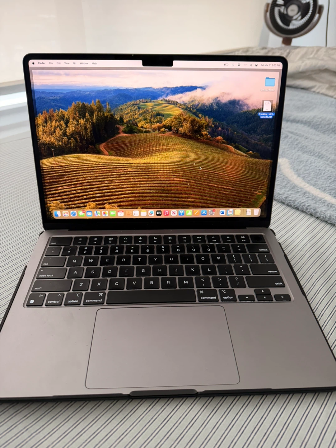 Apple MacBook Air M2 13-inch Space Grey - photo 3
