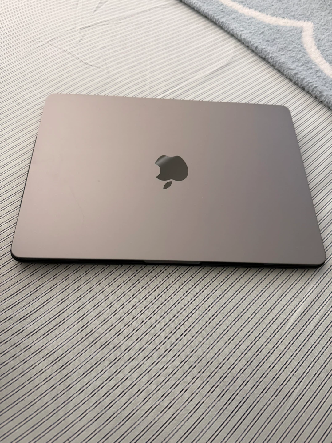 Apple MacBook Air M2 13-inch Space Grey - photo 2