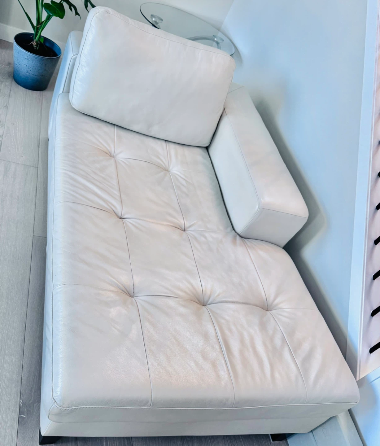 Italian leather sofas & glass/chrome coffee tables - photo 5