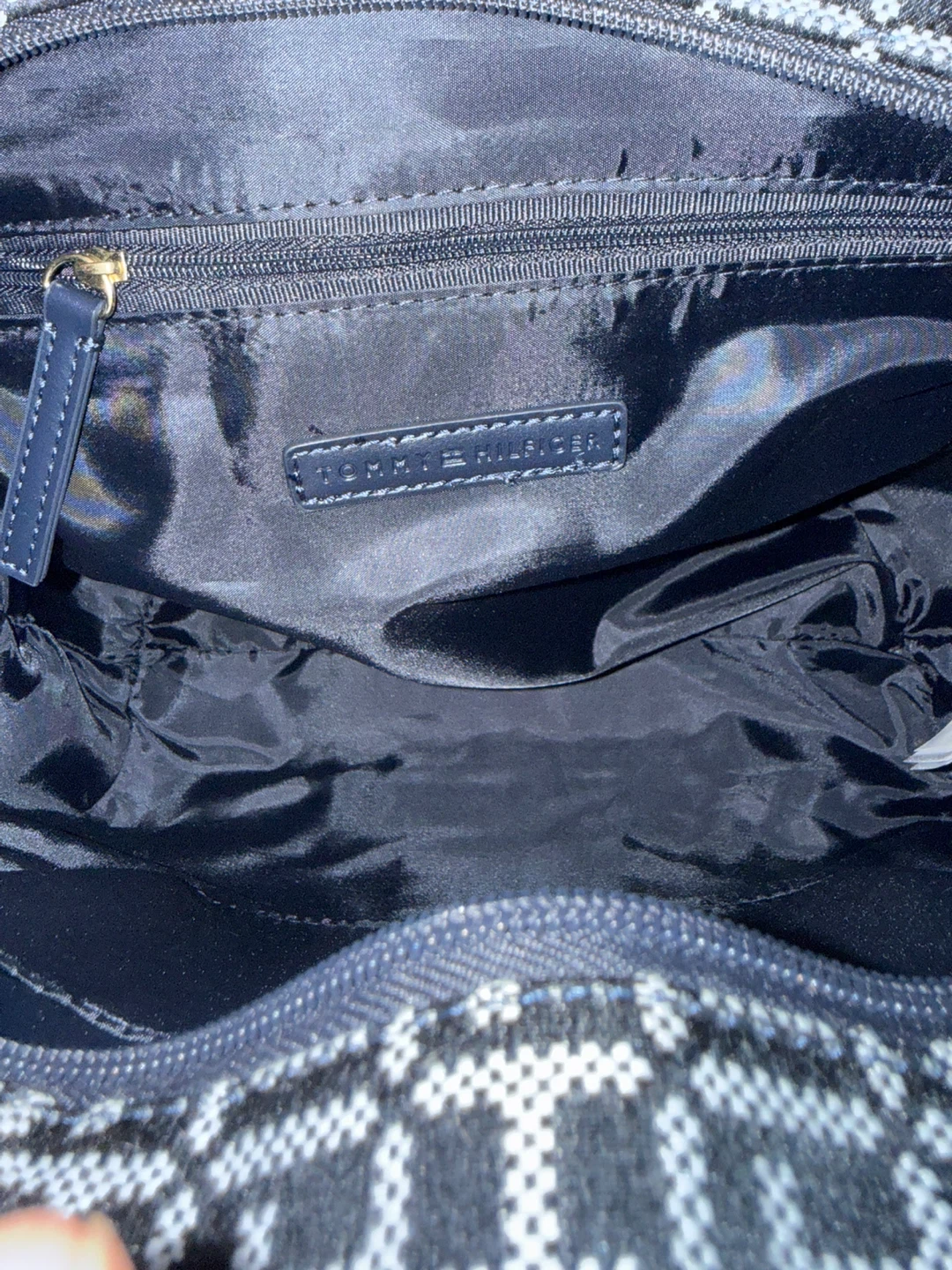 Tommy Hilfiger Monogram Tote Bag - photo 4