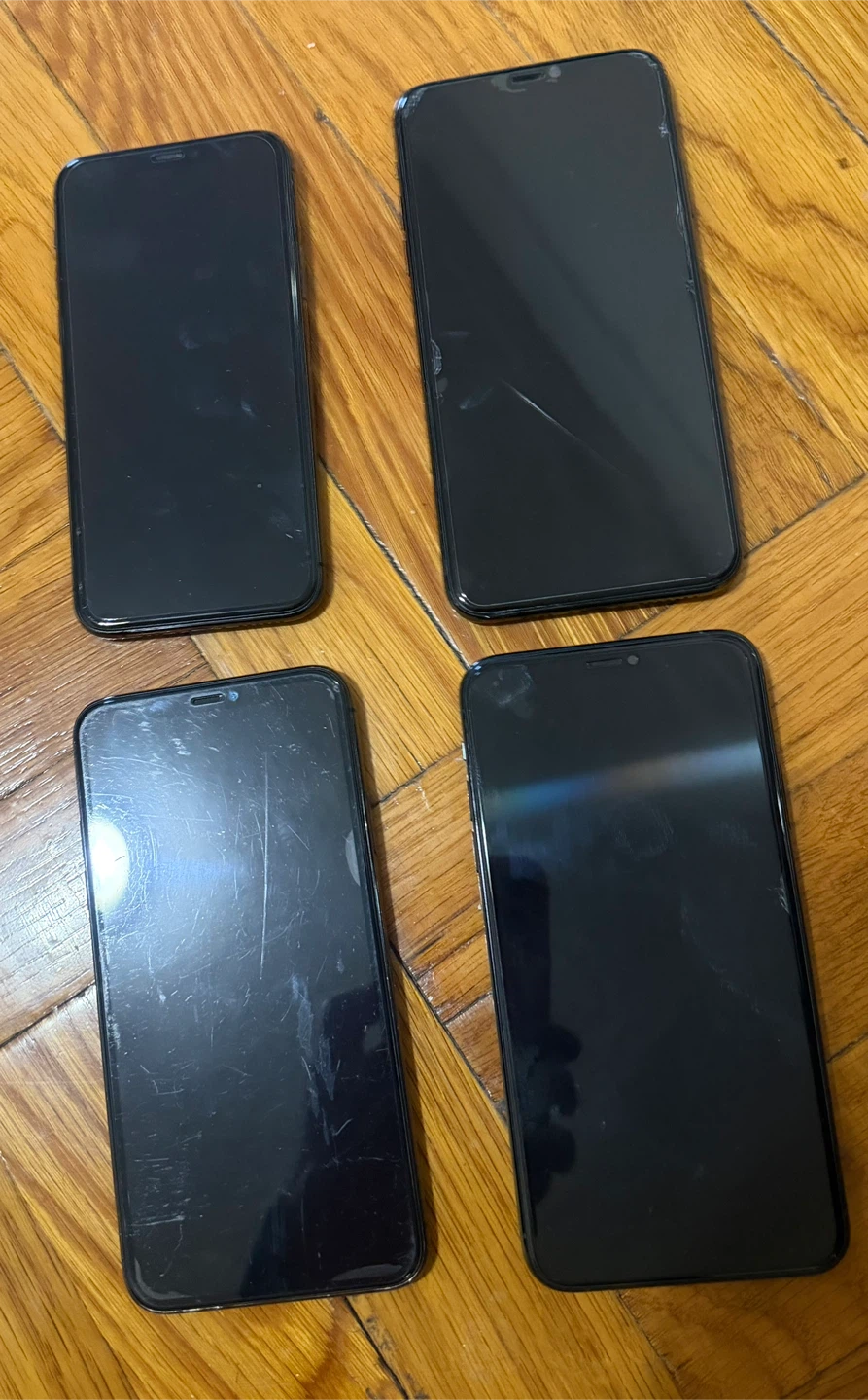 iPhone 11 Pro Max 2 de 512 GB. 2 de 64, full unlocked.