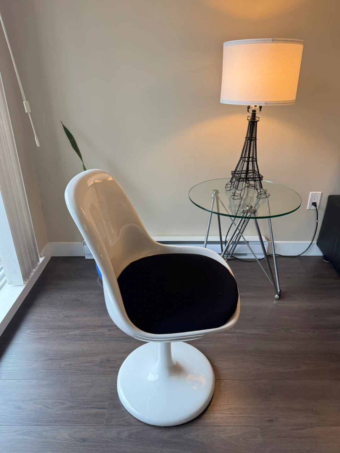 MCM Modern Swivel Tulip Style Chair - photo 3