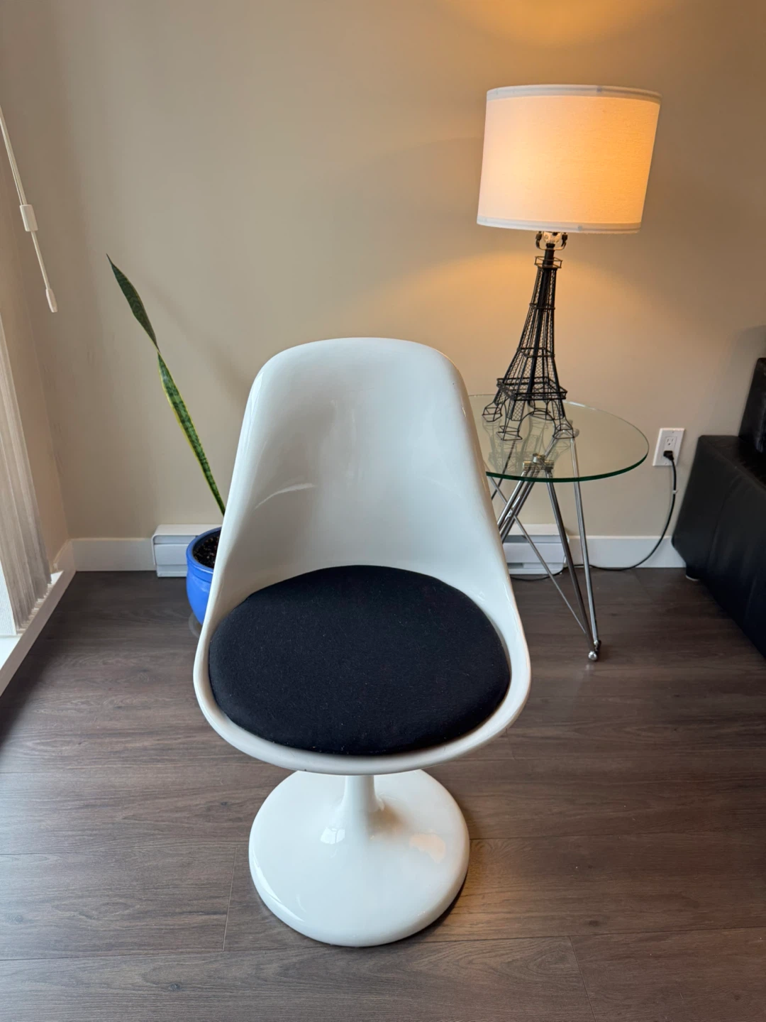 MCM Modern Swivel Tulip Style Chair - photo 2