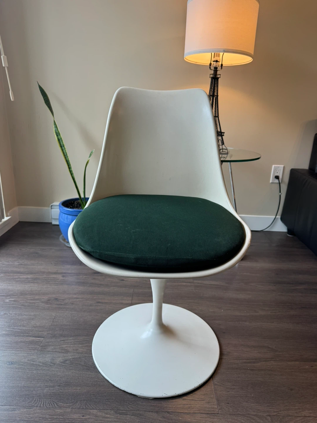 Tulip Style Chair – Project / Fixer Opportunity - FREE