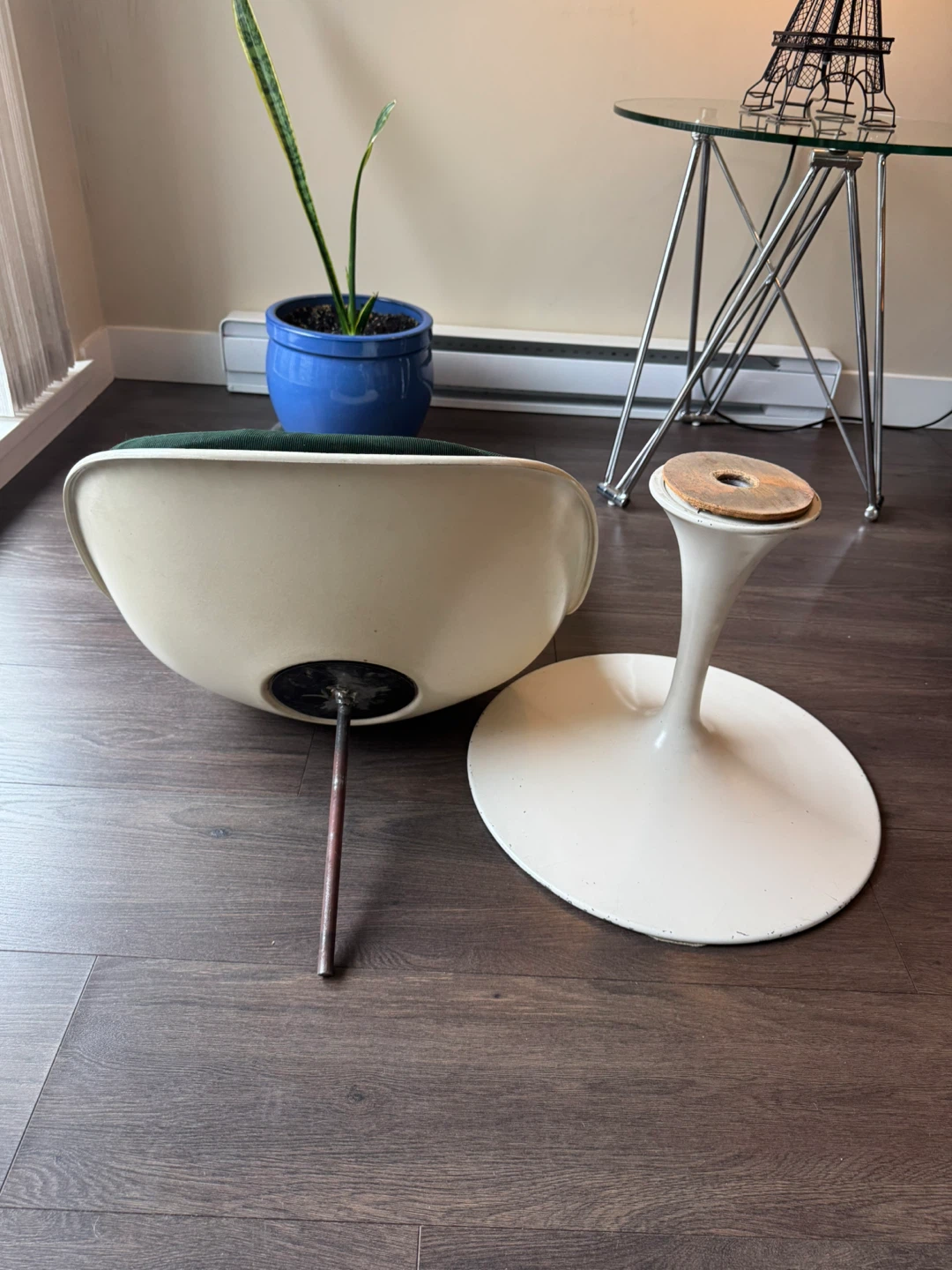 Tulip Style Chair – Project / Fixer Opportunity - FREE - photo 5