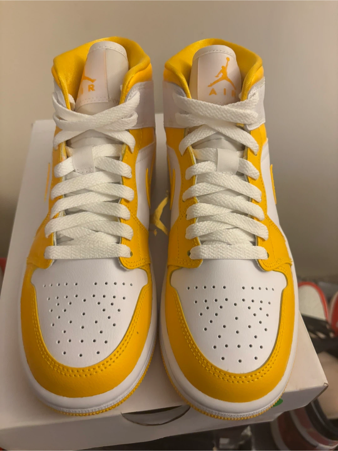 Nike Air Jordan 1 Mid Women's Shoes - photo 4