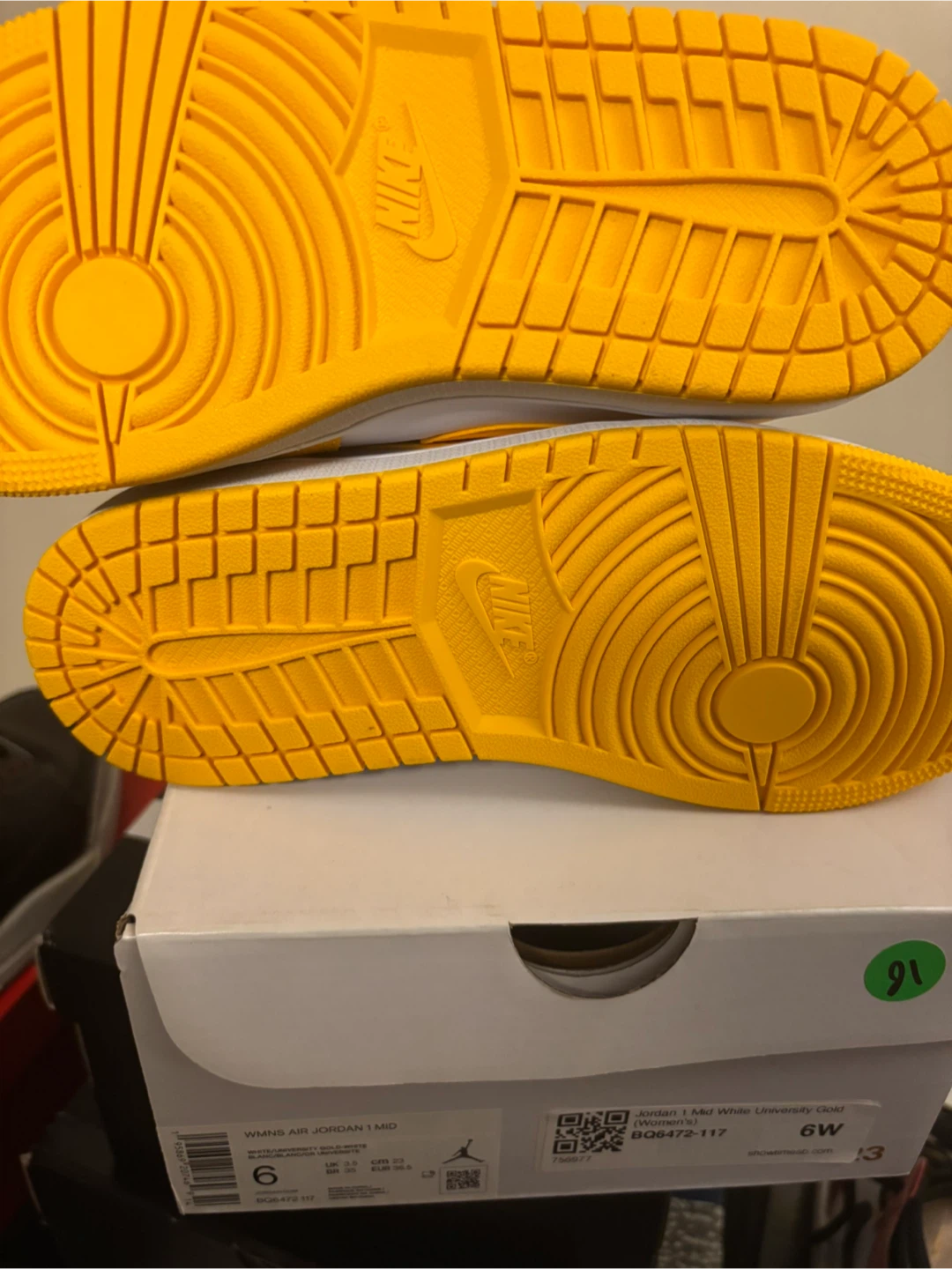 Nike Air Jordan 1 Mid Women's Shoes - photo 5