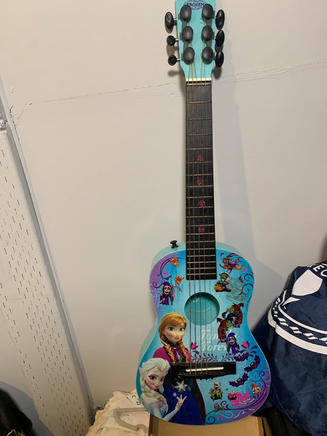 Disney Frozen Acoustic Guitar
