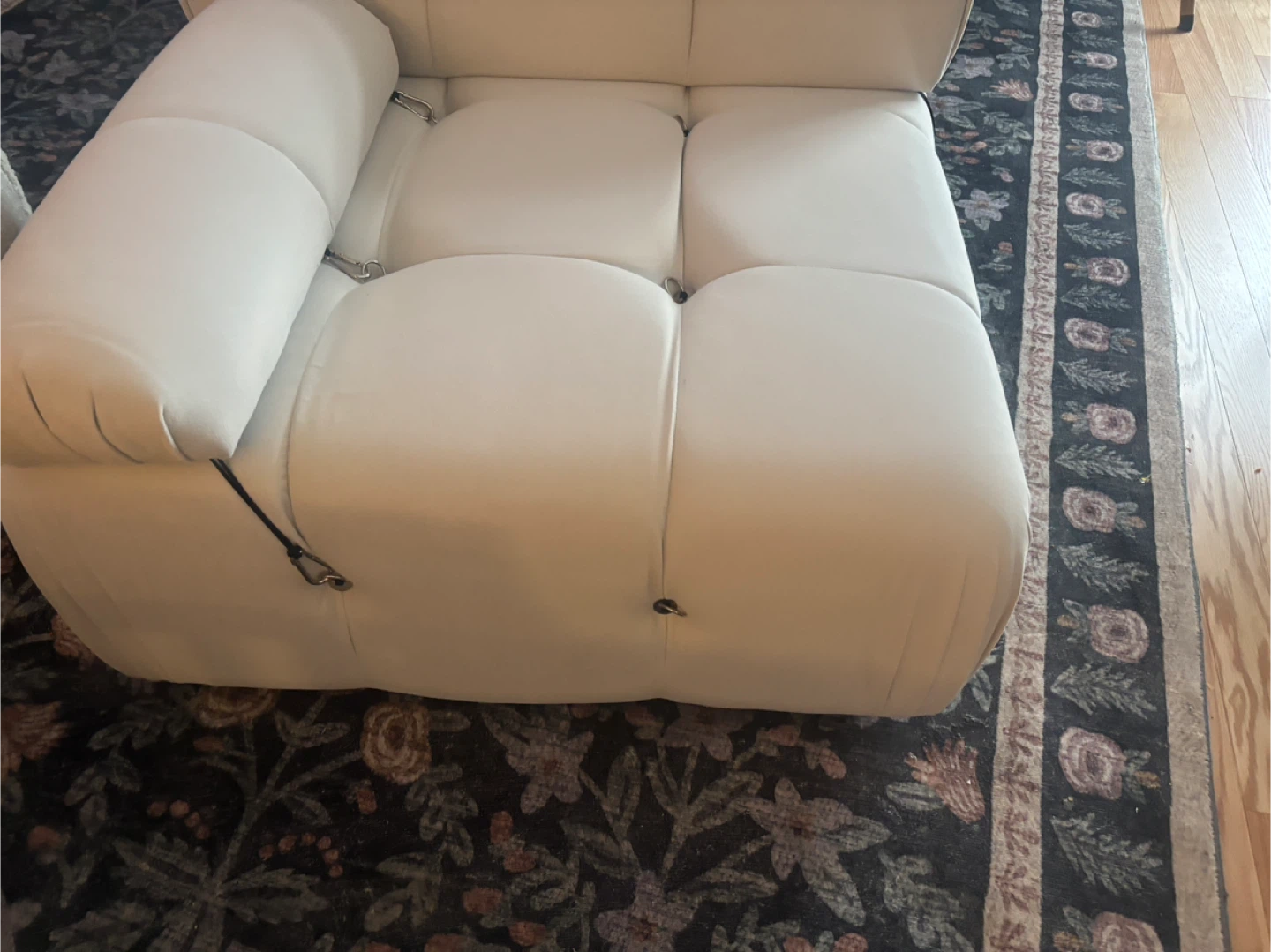 White Tufted Armchair/ tufted arm/sofa chair with rolled arms - photo 5
