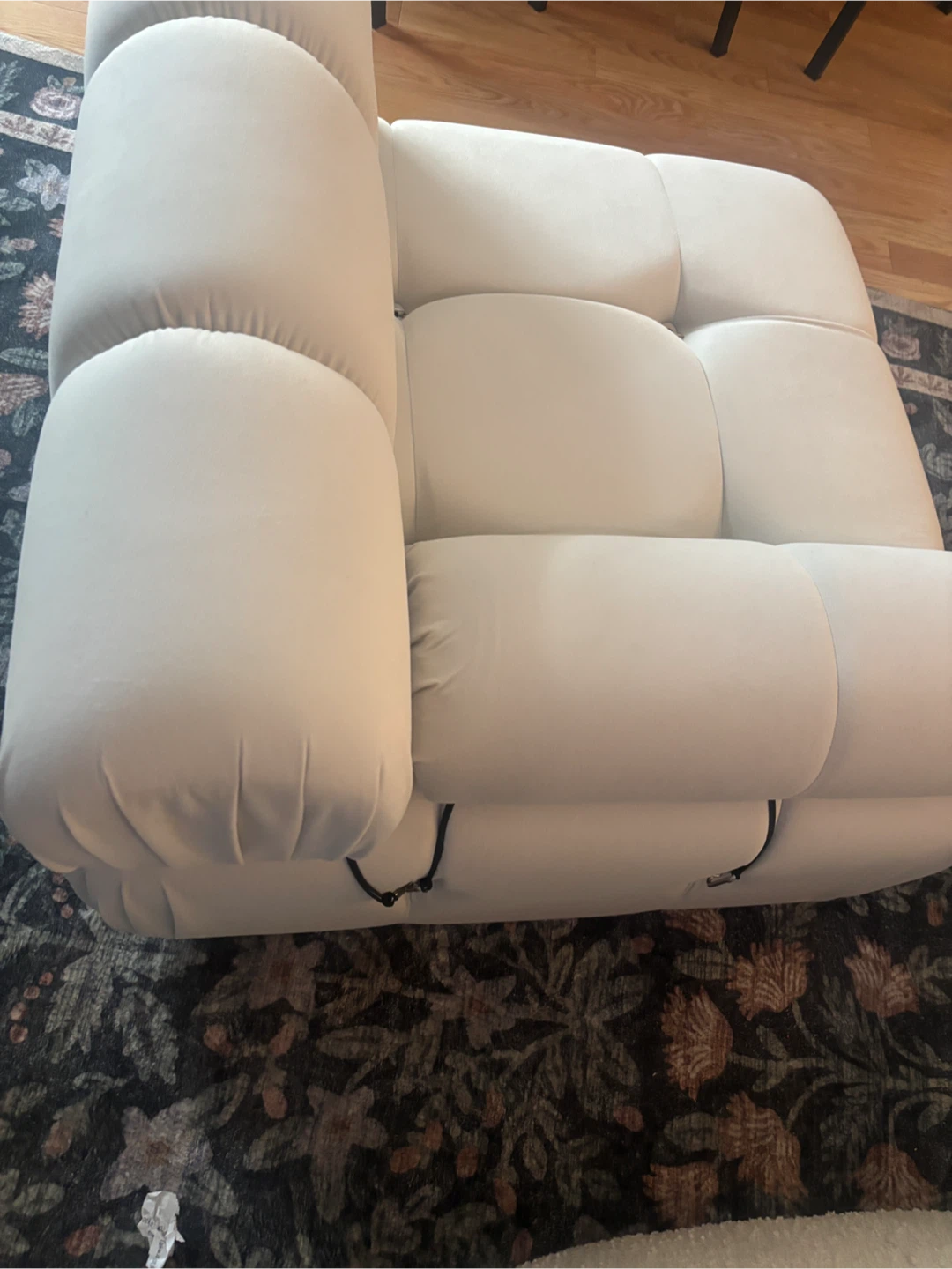 White Tufted Armchair/ tufted arm/sofa chair with rolled arms - photo 3