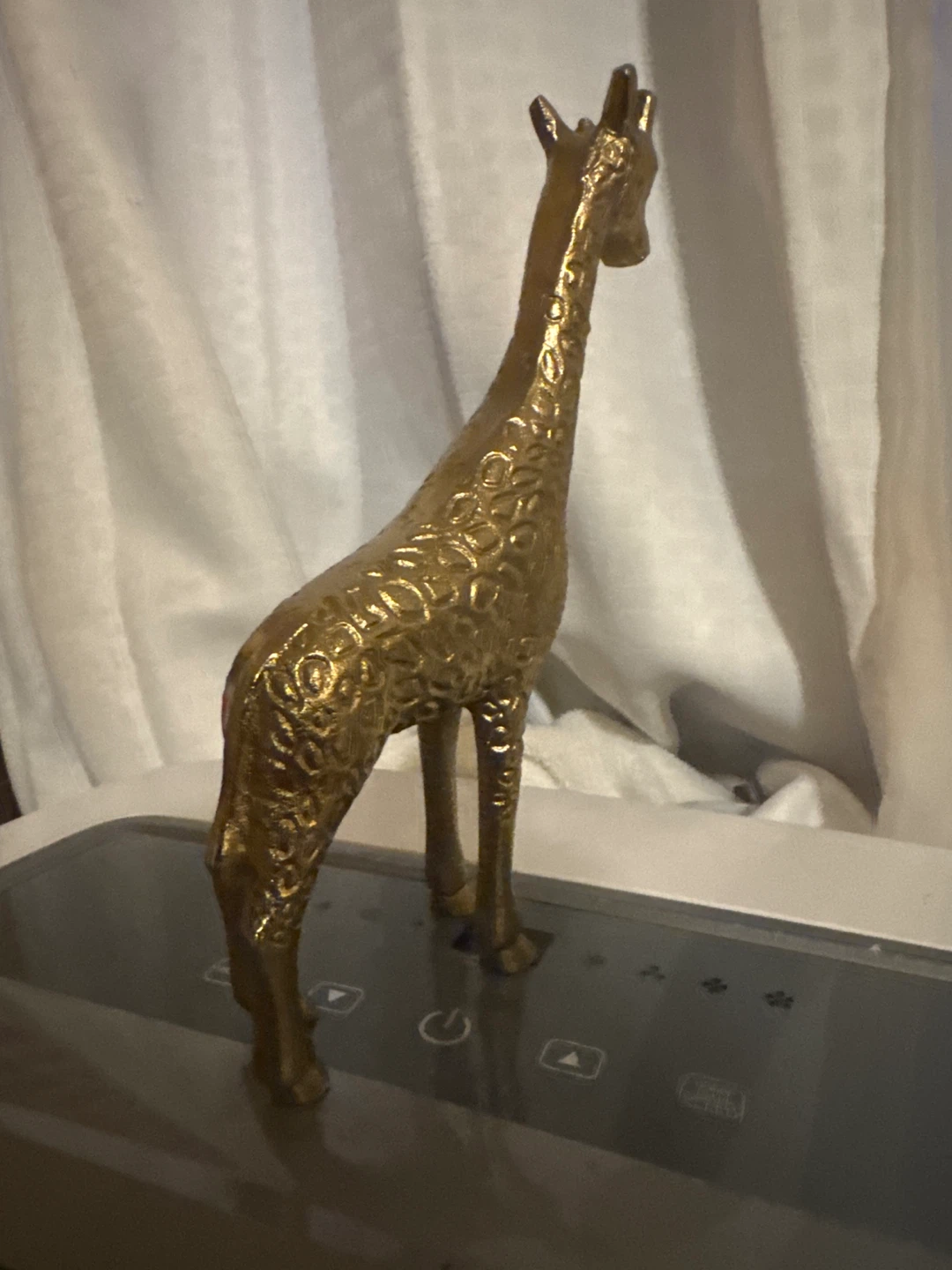 Gold Giraffe Figurine - photo 3