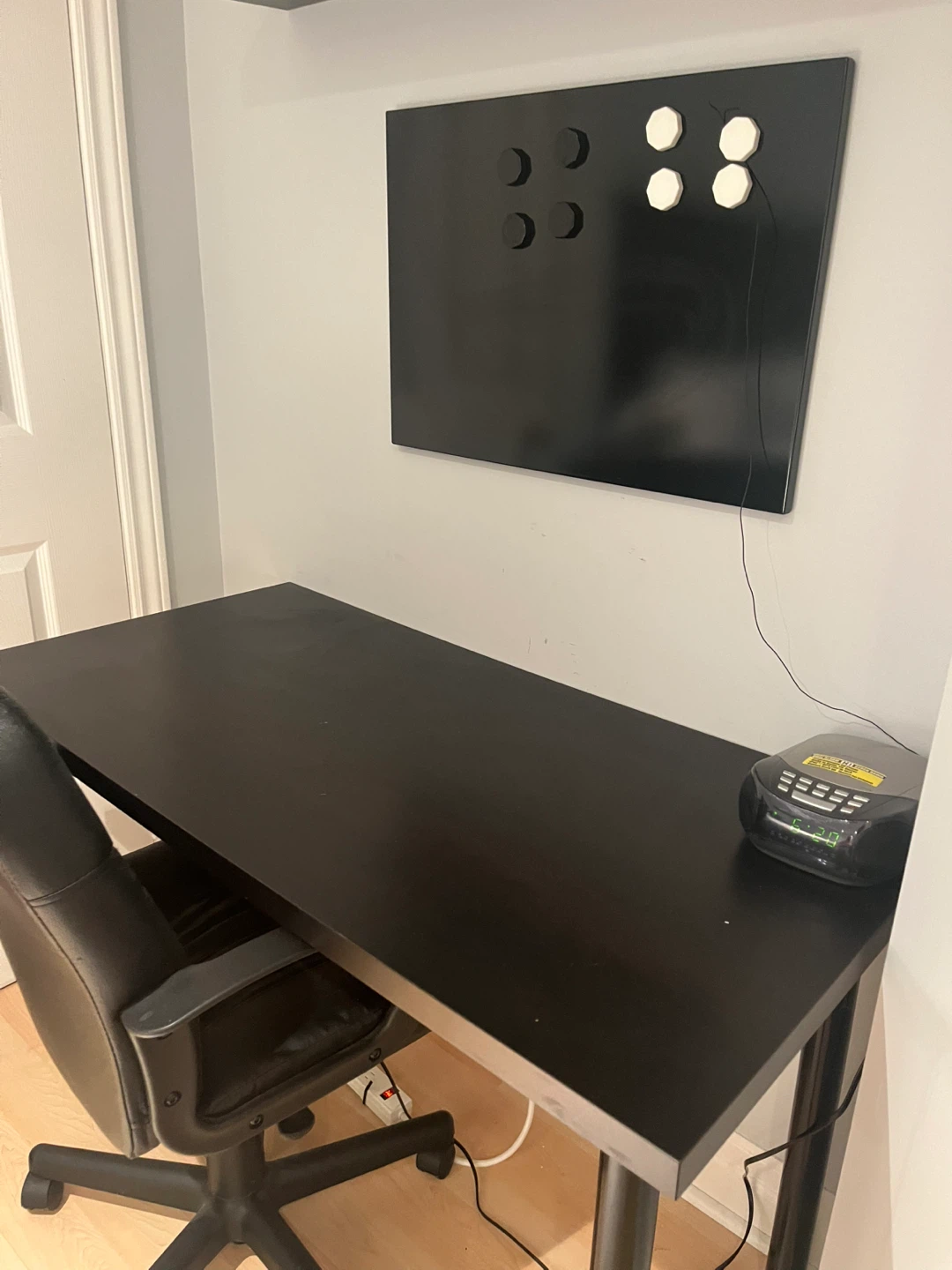 Black Desk and Office Chair Set - photo 2