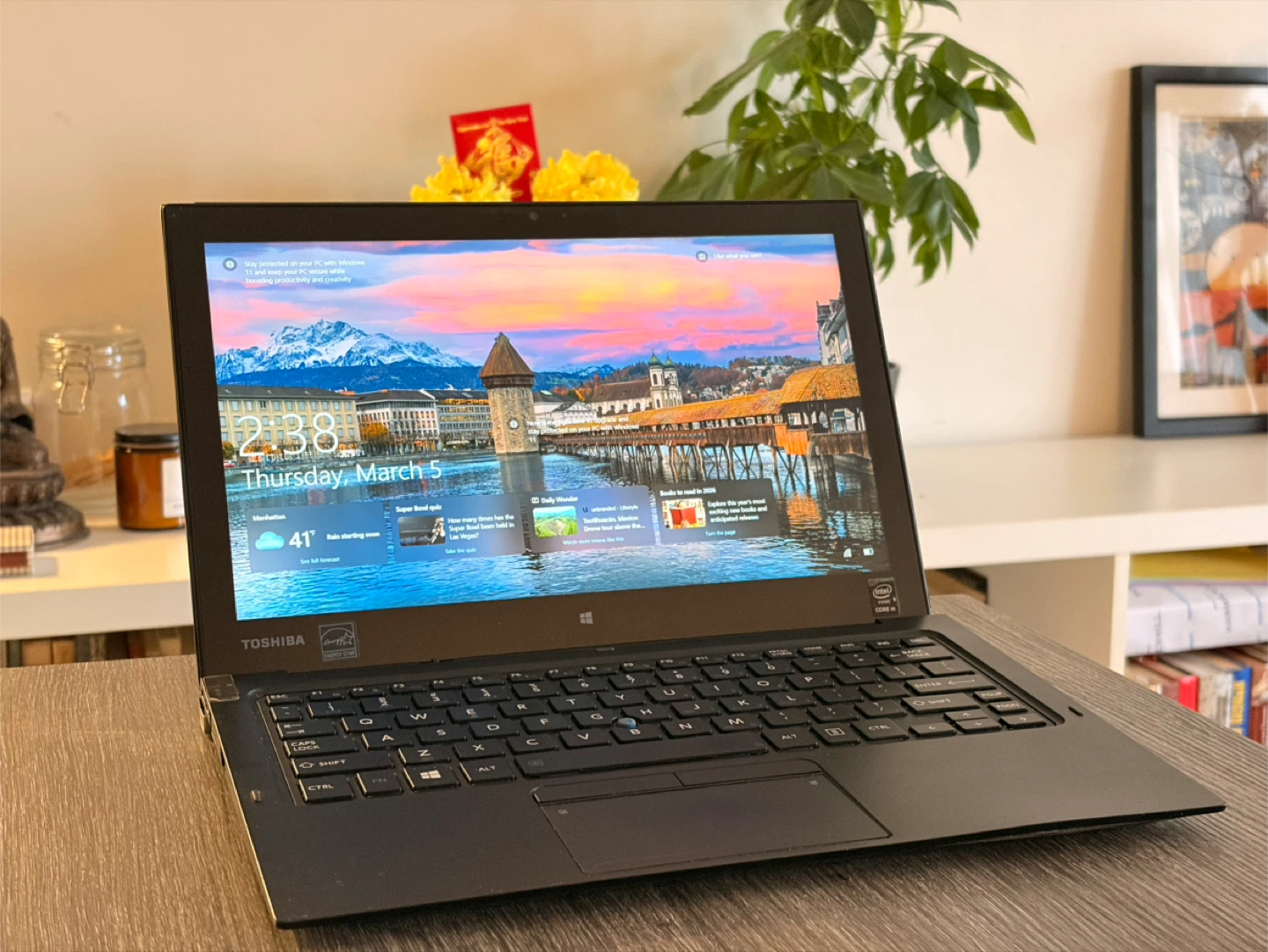 Toshiba Portage Z20t Laptop — Intel M-5Y51 / 8GB / 128GB SSD