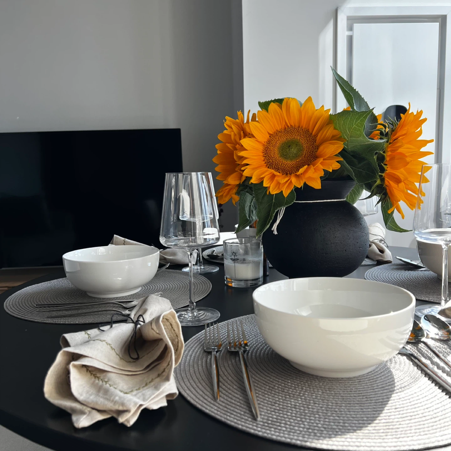 Black Textured Pot Vase - photo 3