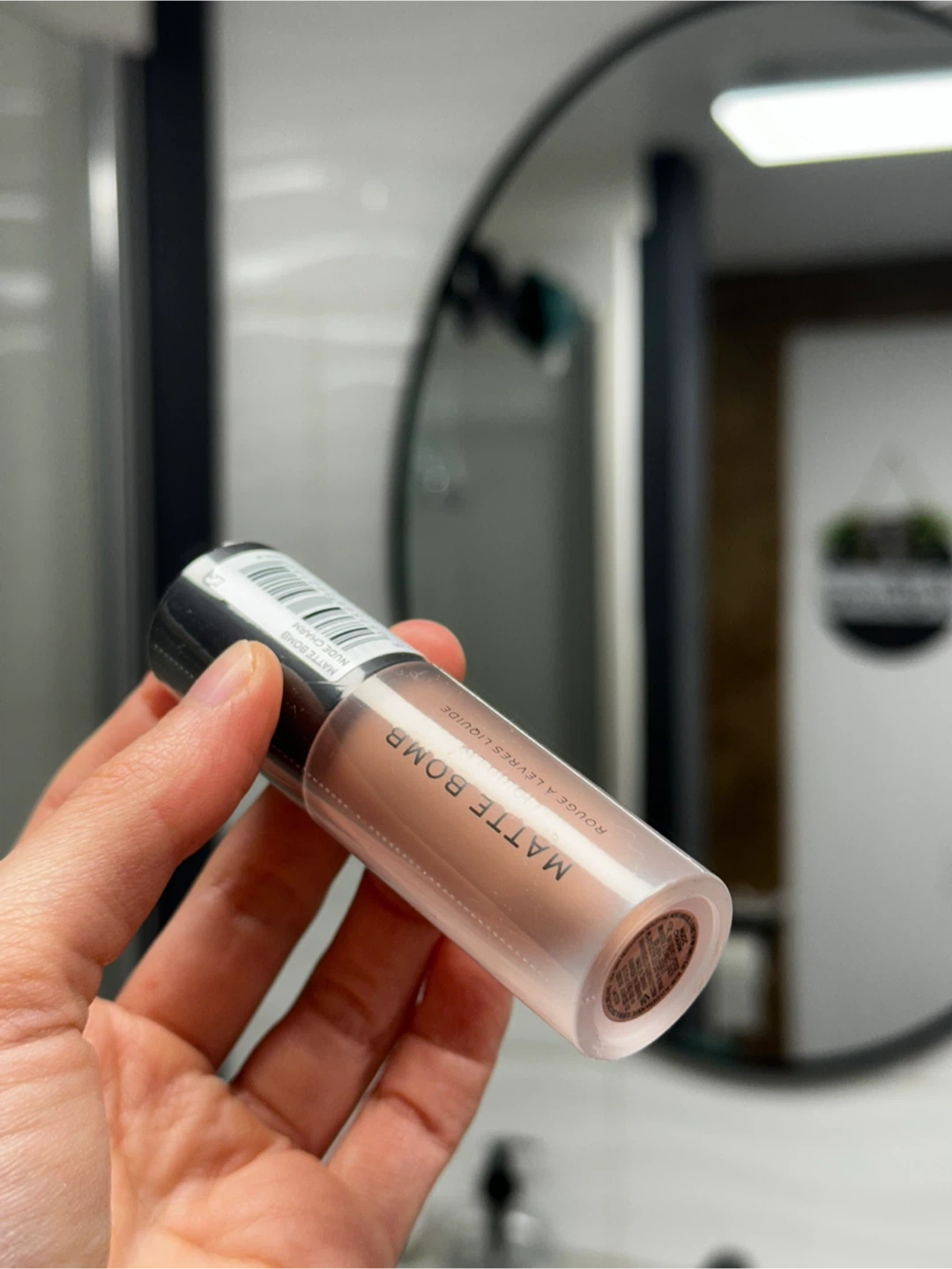 Makeup Revolution Matte Bomb Liquid Lipstick - photo 5